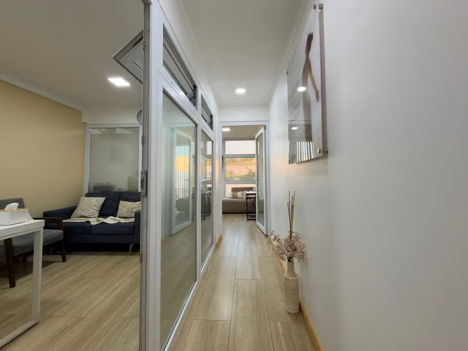 OFICINA EN VENTA EN EDIFICIO ARENAS DE AMUNATEGUI, LA SERENA. - Imagen 6