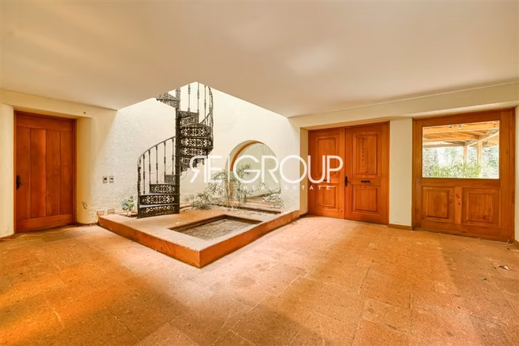 Casa en venta de 6 dorm.
