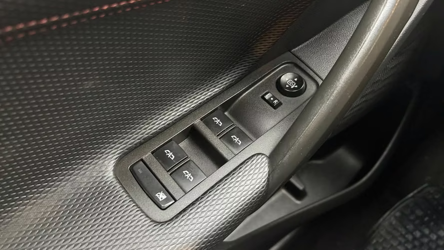 Chevrolet Tracker RS 1.2T AUT (2024) - Imagen 20