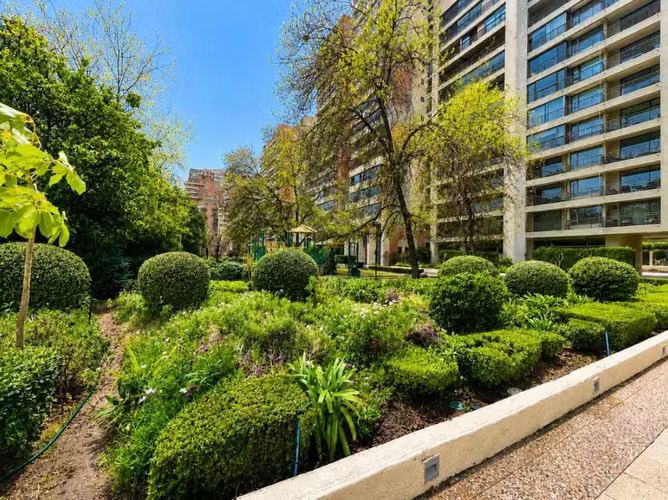 Vendo Departamento Av Kennedy, Las Condes (184208)