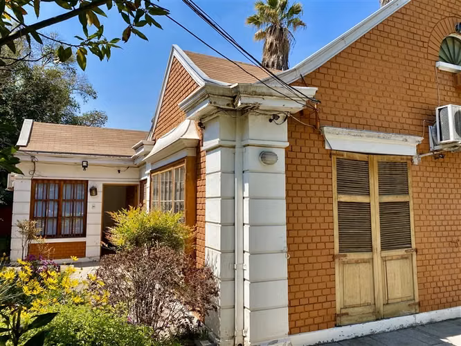 Casa en arriendo de 5 dorm. en Providencia - Imagen 1