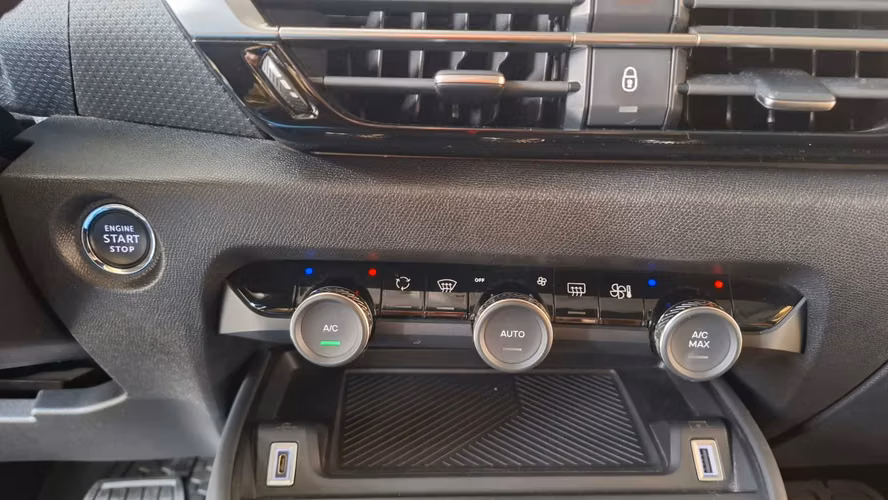 CITROËN C4 SHINE 1.5 BLUE HDI AUT 2023 - Imagen 17