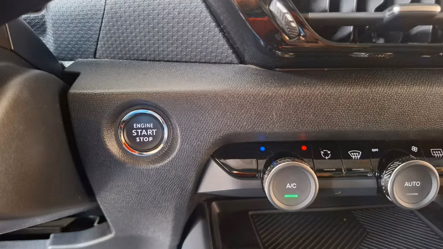 CITROËN C4 SHINE 1.5 BLUE HDI AUT 2023 - Imagen 16