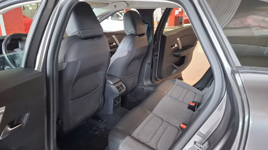 CITROËN C4 SHINE 1.5 BLUE HDI AUT 2023 - Imagen 11