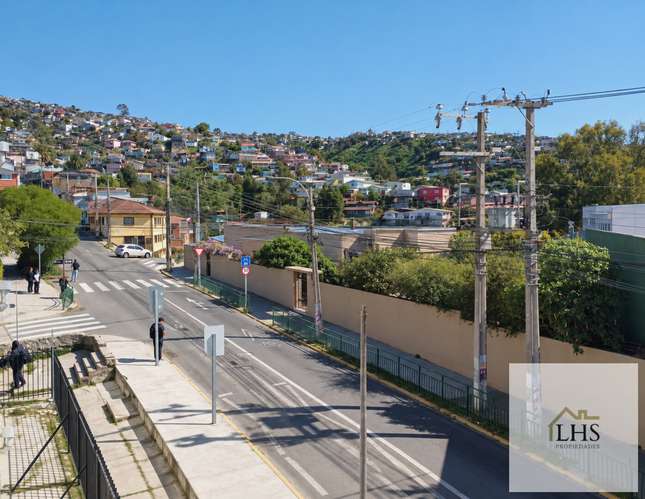 Amplio departamento 3D/1B con GGCC incluidos – Cerro Alegre