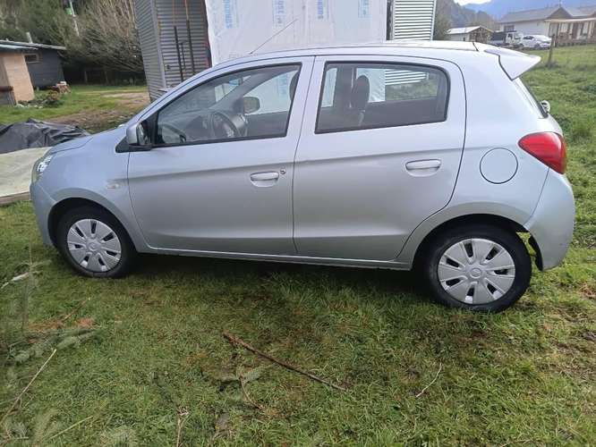 Auto mitsubishi mirage