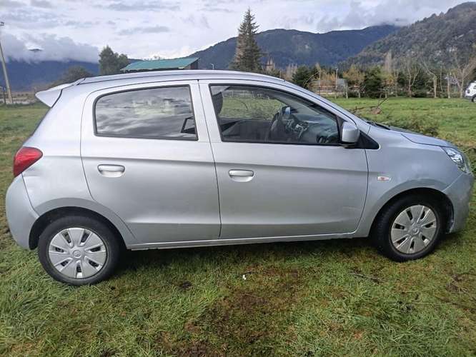 Auto mitsubishi mirage