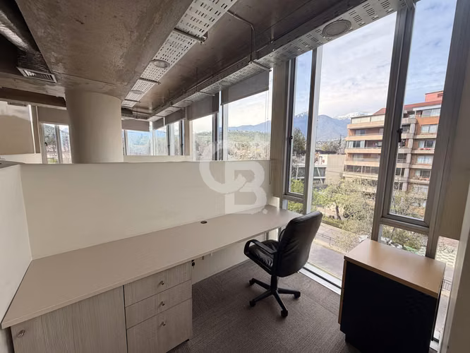 Ofiicina con vista despejada y excelente ubicación - Imagen 8