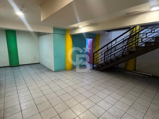 Amplio Local Comercial Avda. Matta, Santiago. - Imagen 16