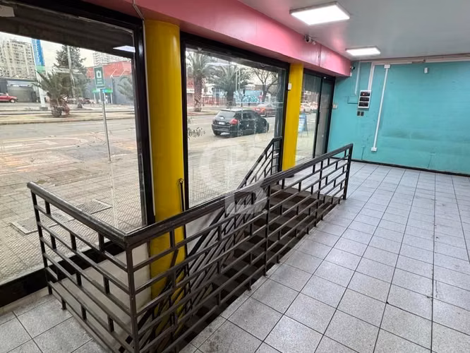 Amplio Local Comercial Avda. Matta, Santiago. - Imagen 17