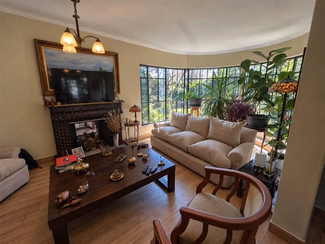 Casa en venta de 5 dorm. en Las Condes GRAN TERRENO - Imagen 4
