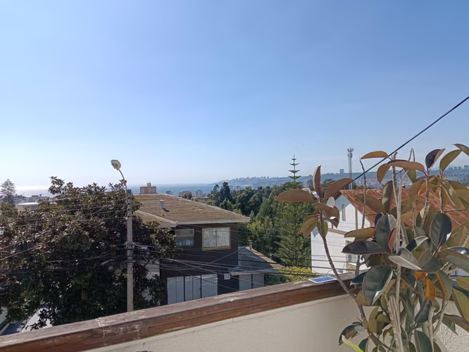 Amplia Casa Viña del Mar Alto; 5D/4B/E/Bd; Piscina; Quincho; Vista panoramica
