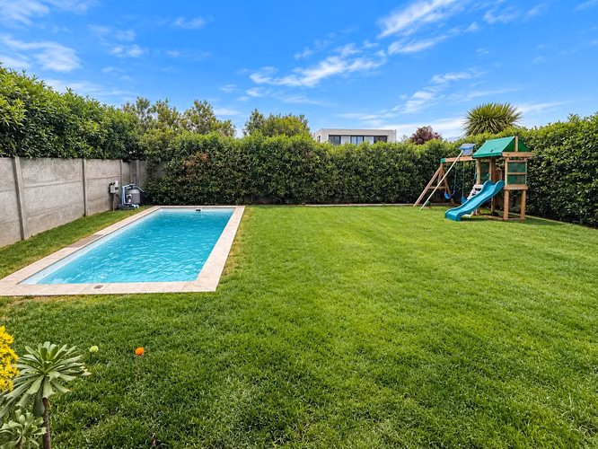 CASA EN ARRIENDO EN SANTA ELENA DE CHICUREO  4 DORMITORIOS - Imagen 3