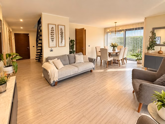 CASA EN ARRIENDO EN SANTA ELENA DE CHICUREO  4 DORMITORIOS - Imagen 6