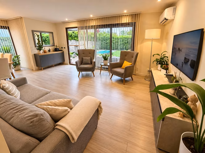CASA EN ARRIENDO EN SANTA ELENA DE CHICUREO  4 DORMITORIOS - Imagen 5