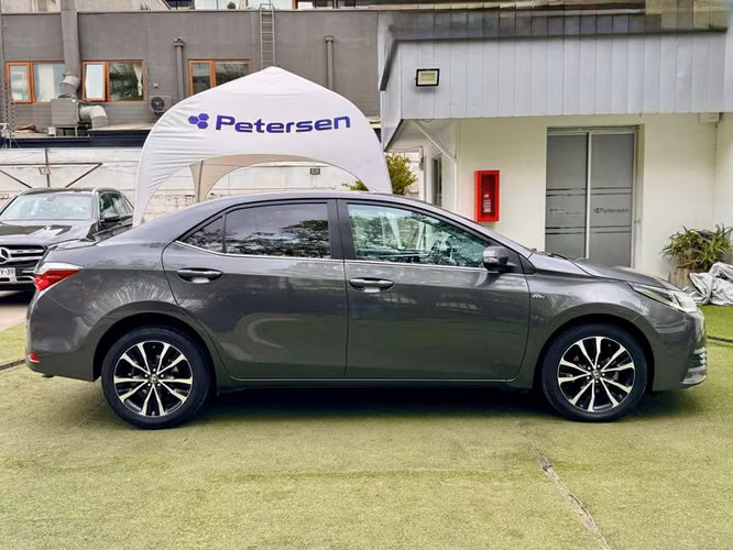 TOYOTA COROLLA SE-G CVT 172T1S0 - 2018 | 4772 - Imagen 8