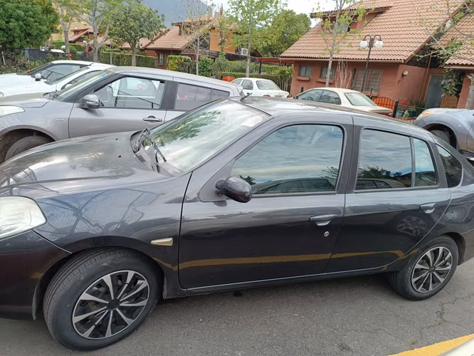 Vendo renault symbol año 2012 en buen estado estado