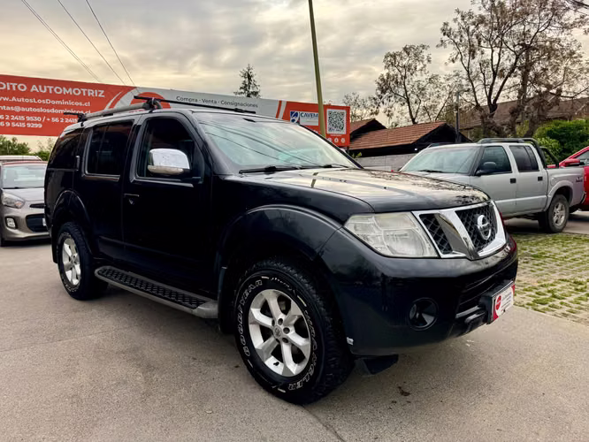NISSAN PATHFINDER SE DIESEL 2.5 AUTOMATICA 4X4 3 CORRIDAS 2013