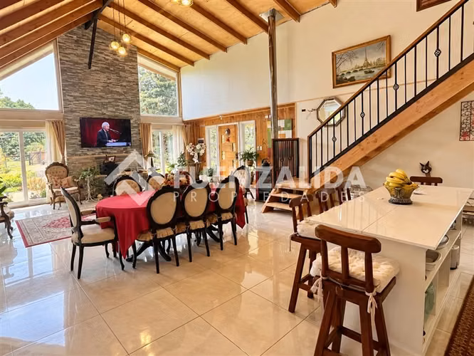 Casa en arriendo de 4D2B en Club de Campo Puerto Varas - Imagen 2