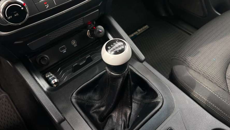 SSANGYONG GRAND MUSSO 2.2  LX TD DIESEL 2WD MT 4P (2021) - Imagen 14