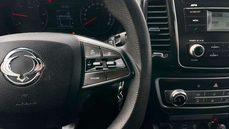 SSANGYONG GRAND MUSSO 2.2  LX TD DIESEL 2WD MT 4P (2021) - Imagen 11