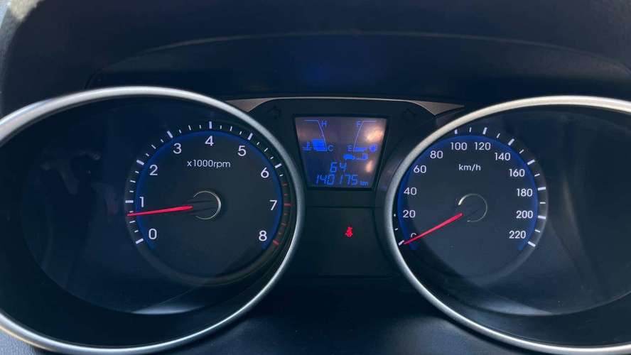 HYUNDAI TUCSON GL 2.0 (2016) - Imagen 8