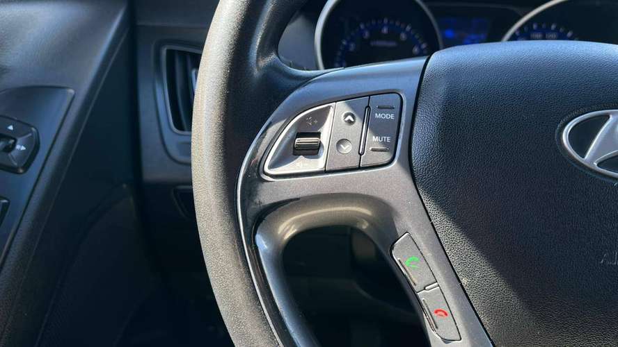 HYUNDAI TUCSON GL 2.0 (2016) - Imagen 12