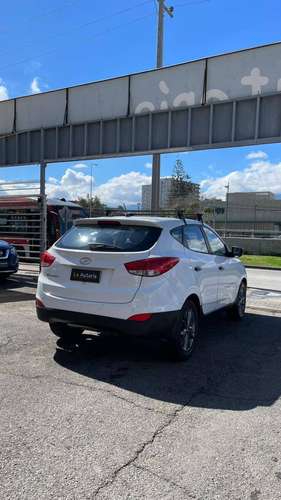 HYUNDAI TUCSON GL 2.0 (2016) - Imagen 4