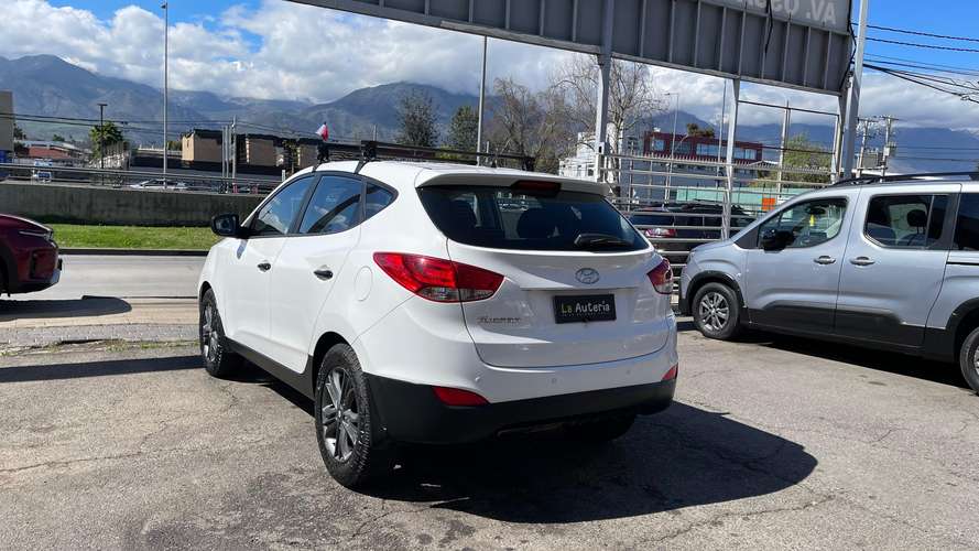 HYUNDAI TUCSON GL 2.0 (2016) - Imagen 3