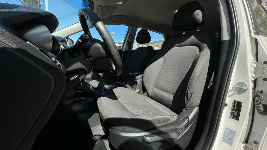 HYUNDAI TUCSON GL 2.0 (2016) - Imagen 5