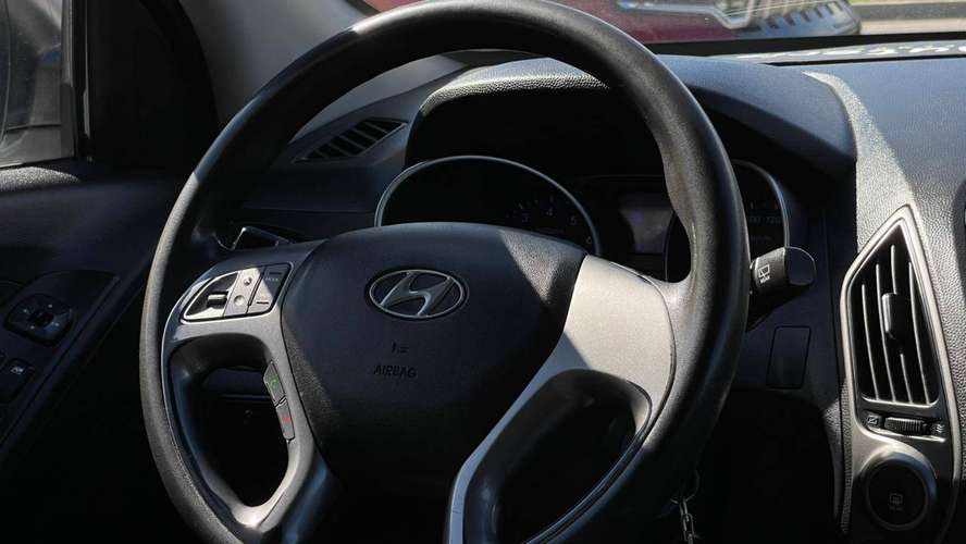 HYUNDAI TUCSON GL 2.0 (2016) - Imagen 9
