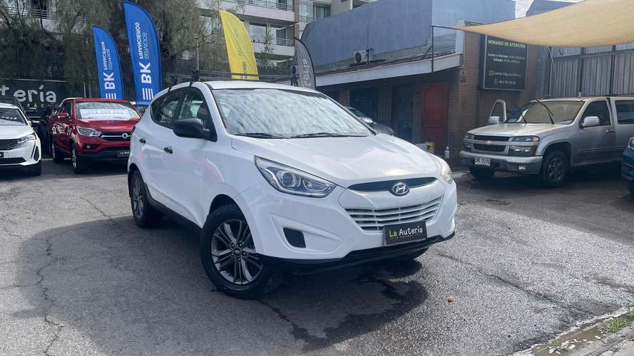 HYUNDAI TUCSON GL 2.0 (2016) - Imagen 2