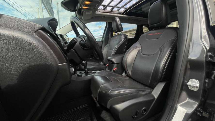 JEEP CHEROKEE 3.2 TRAILHAWK 4X4 AT 5P (2019) - Imagen 5