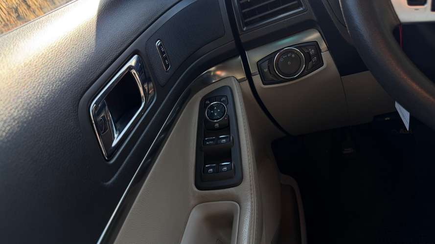FORD EXPLORER  4X2 2.0 AT (2015) - Imagen 17