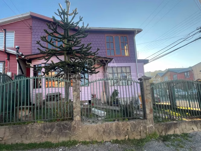 Amplia Casa en Castro, toda regularizada (184225)