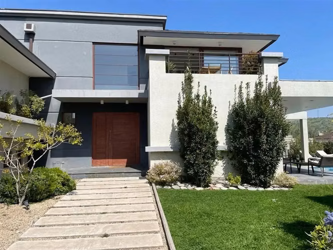 Casa en venta de 4 dorm. en Las Condes