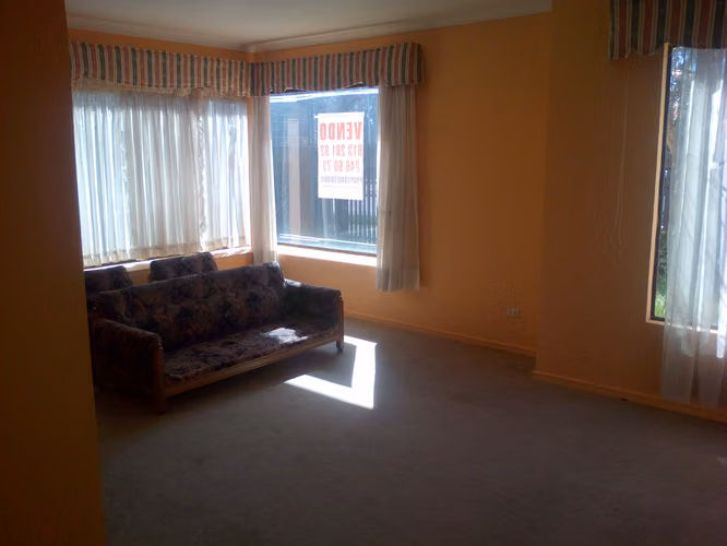 SE VENDE AMPLIA CASA CON EXCELENTE UBICACION EN SAN PEDRO DE LA PAZ - Imagen 20