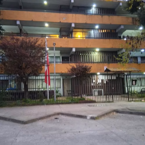 SE ARRIENDA DEPARTAMENTO CON EXCELENTE UBICACION Y REMODELADO - Imagen 2