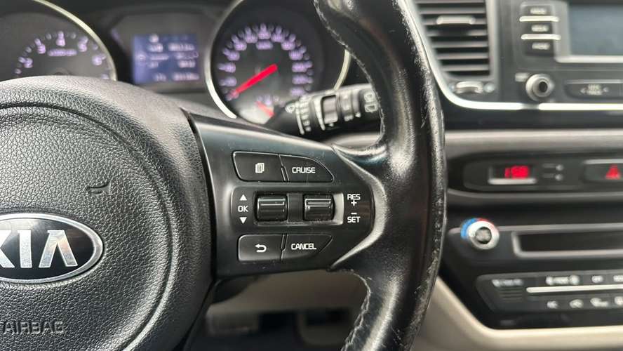 Kia Grand Carnival EX 3.3 (2016) - Imagen 13