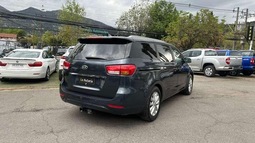 Kia Grand Carnival EX 3.3 (2016) - Imagen 4