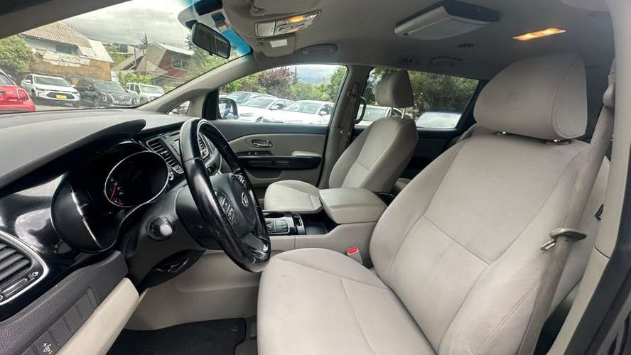 Kia Grand Carnival EX 3.3 (2016) - Imagen 19