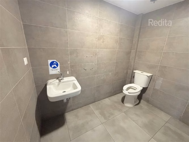 Local 105m2 en Strip Center Alto Flujo Metro Puente Alto