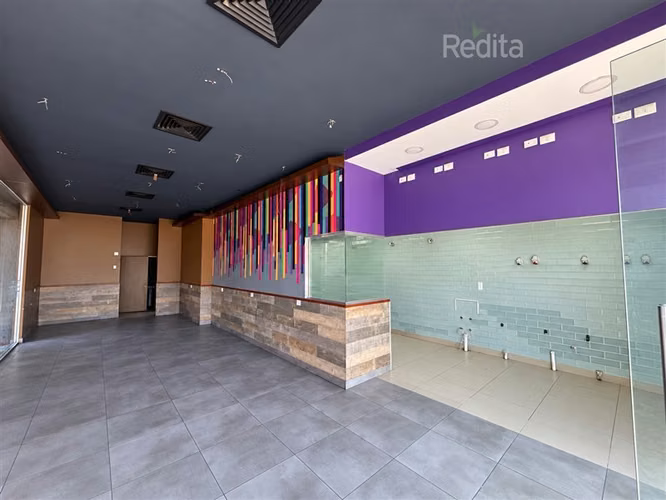 Local 105m2 en Strip Center Alto Flujo Metro Puente Alto