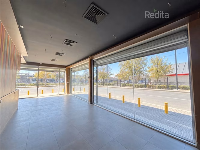 Local 105m2 en Strip Center Alto Flujo Metro Puente Alto