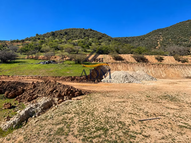 Parcela de 1,3 hectáreas con pozo de agua y canchas de tenis en construcción – Fundo Las Piedras, Quilpué