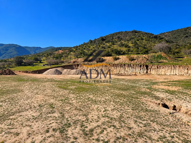 Parcela de 1,3 hectáreas con pozo de agua y canchas de tenis en construcción – Fundo Las Piedras, Quilpué