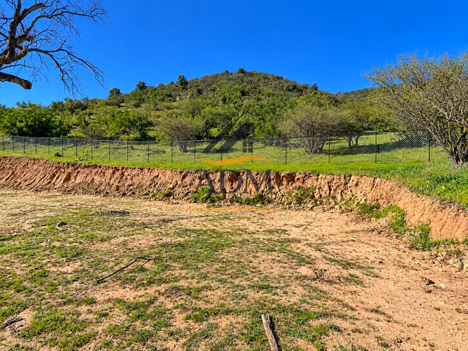 Parcela de 1,3 hectáreas con pozo de agua y canchas de tenis en construcción – Fundo Las Piedras, Quilpué