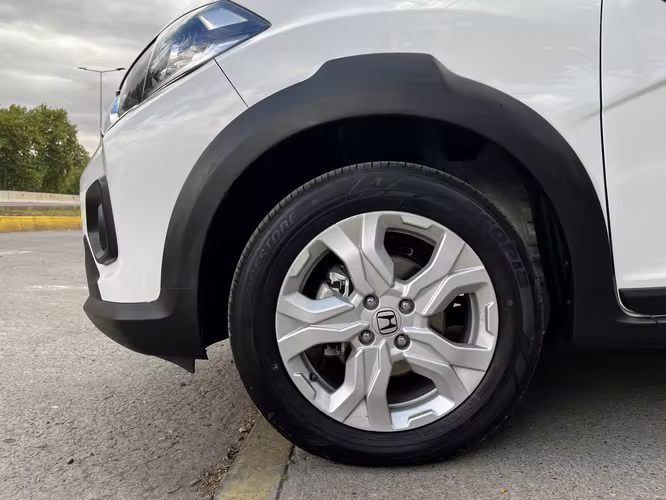 HONDA WR-V LX 1.5 AUT SMART 2025 SÓLO 6.000 KM.