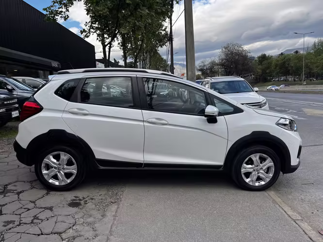 HONDA WR-V LX 1.5 AUT SMART 2025 SÓLO 6.000 KM.