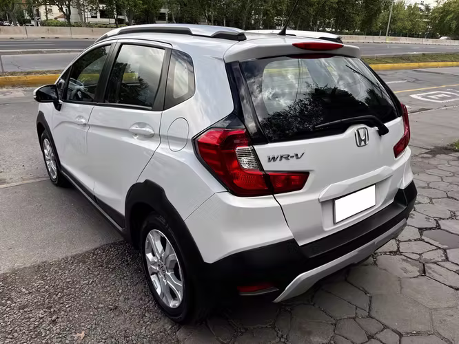 HONDA WR-V LX 1.5 AUT SMART 2025 SÓLO 6.000 KM.